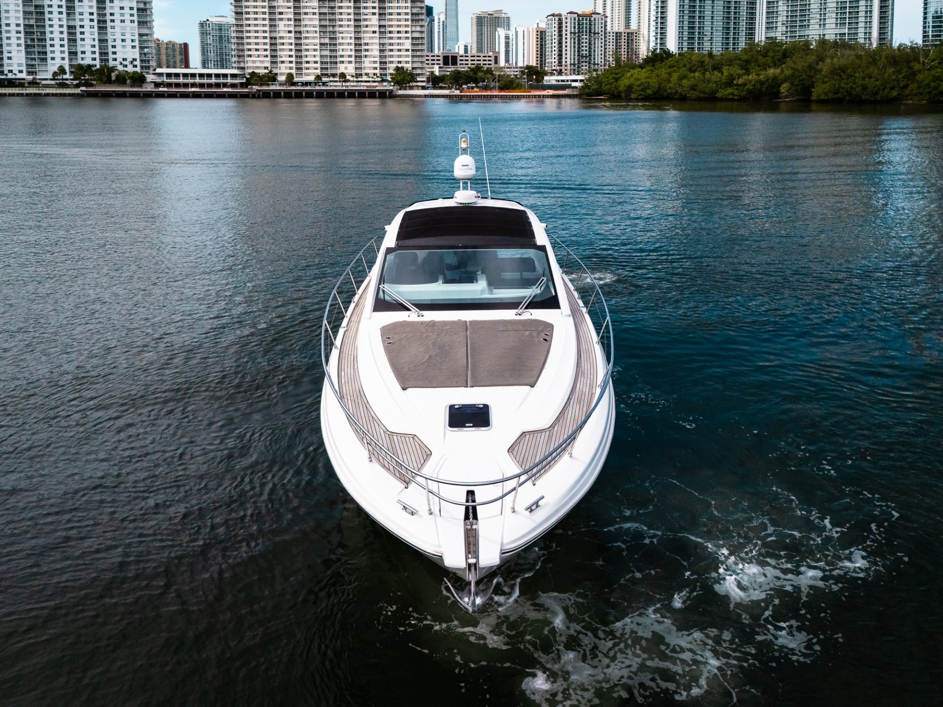 Yacht Photo 19